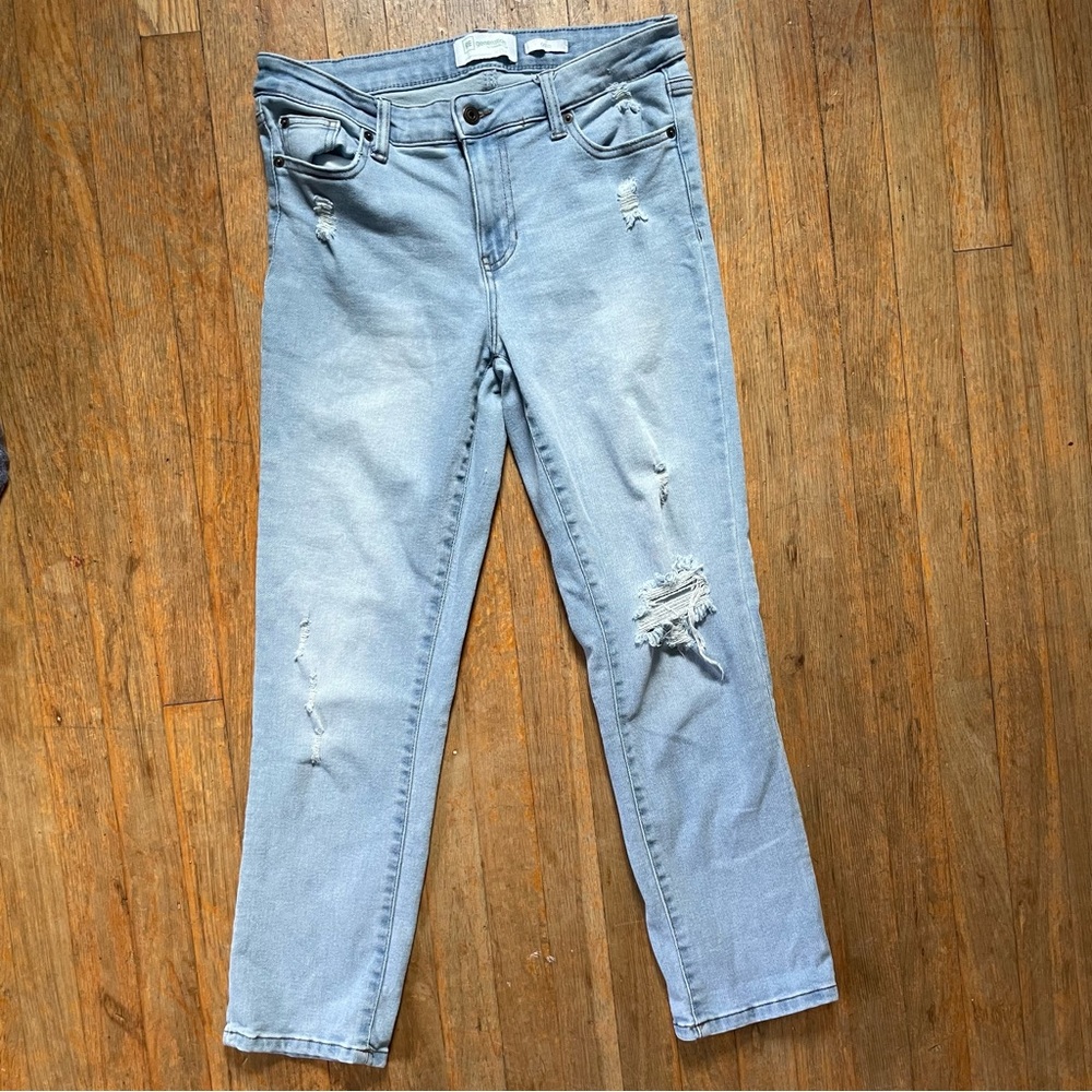 ReGeneration by Celebrity Pink Light Wash Blue Gaia Jeans ~ sz 9 / 29